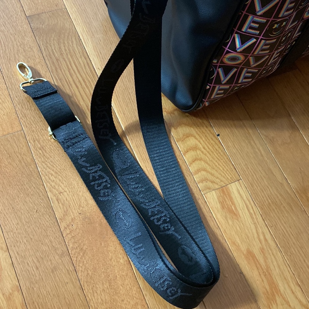 NEW Betsy Johnson LOVE LB Cruis Travel Tote - Picture 8 of 8